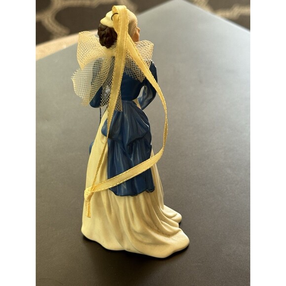 Hallmark ‘03 Gone With the Wind Ornament Scarlett O'Hara White Dress Blue Jacket - Picture 6 of 9